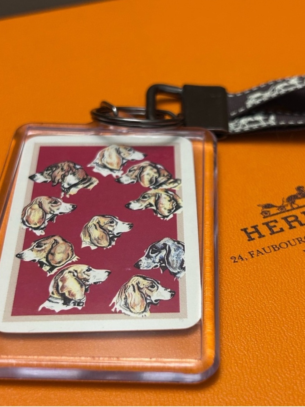 Hermes Dog Play Card Key Chain with Ribbon - Picture 3 of 6
